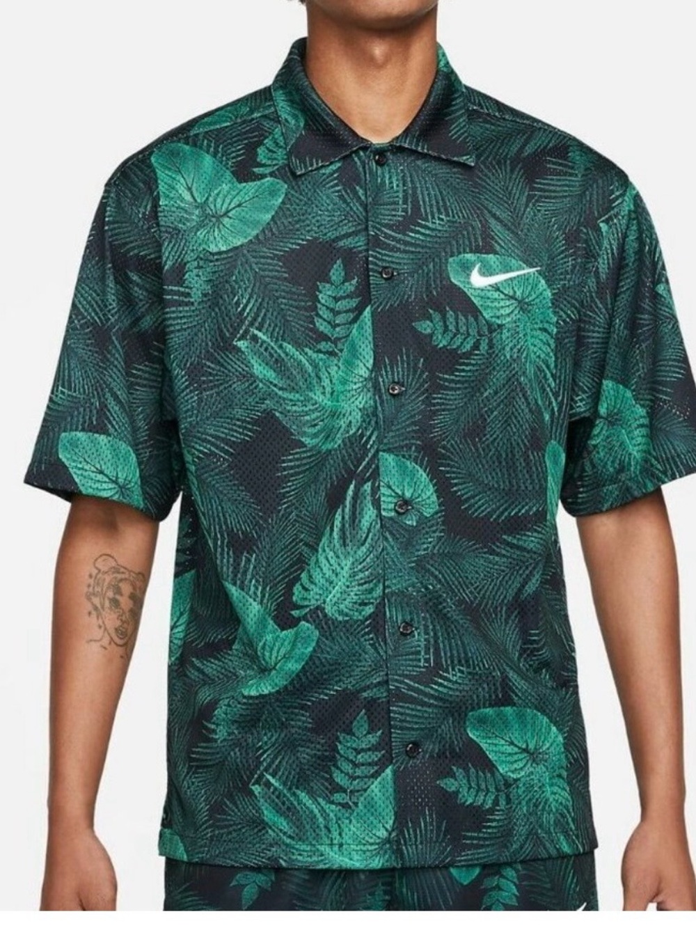 Nike Men’s Green Tropical Button-Up Shirt size Large